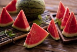 吃梨瓜搞笑女的视频在线观看