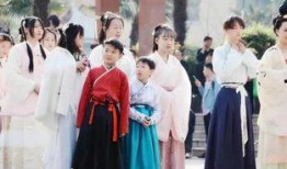 吃瓜汉服小姐姐视频大全,吃瓜小姐姐带你领略古风魅力