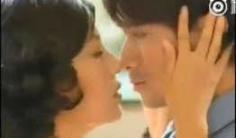 吃瓜群众吻戏视频片段,吃瓜群众捕捉到的甜蜜瞬间