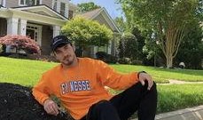 吃瓜博主两个男的视频,揭秘两位男星幕后互动幕后花絮