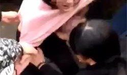 黑仔扒门缝吃瓜视频