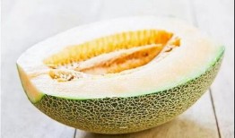 吃哈密瓜雪妮的视频,甜蜜夏日，尽享瓜果盛宴