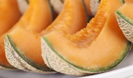 吃哈密瓜雪妮的视频,甜蜜夏日，尽享瓜果盛宴