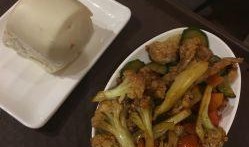 美食广场情侣吃瓜视频,美食广场情侣吃瓜视频甜蜜上演