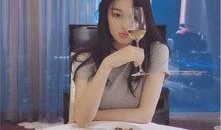 张馨予深蹲吃瓜视频播放,网友热议健身与娱乐的完美结合