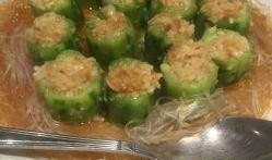 美食广场情侣吃瓜视频,美食广场情侣吃瓜视频甜蜜上演