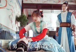 白衣男子疯狂吃瓜视频,白衣男子疯狂吃瓜，网友直呼“太解压”