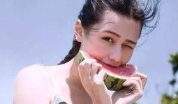 吃瓜女孩儿的视频大全集,揭秘热门视频背后的故事与笑料