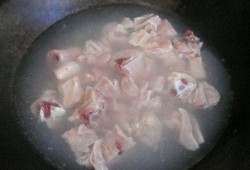 鸡吃生葫芦瓜视频播放,葫芦瓜美食之旅