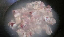 鸡吃生葫芦瓜视频播放,葫芦瓜美食之旅