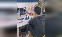 男神宿舍吃瓜视频在线播放,吃瓜视频带你一窥校园生活幕后