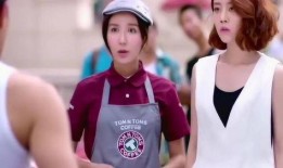 情侣大街吵架吃瓜视频