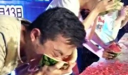 一妙吃瓜比赛视频,瓜王争霸，笑料横生！